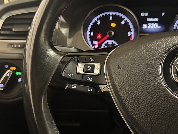 Volkswagen Golf Alltrack 14 of 30
