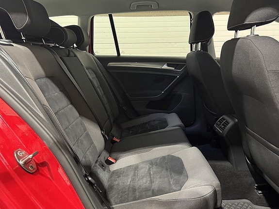 Volkswagen Golf Alltrack 9 of 30