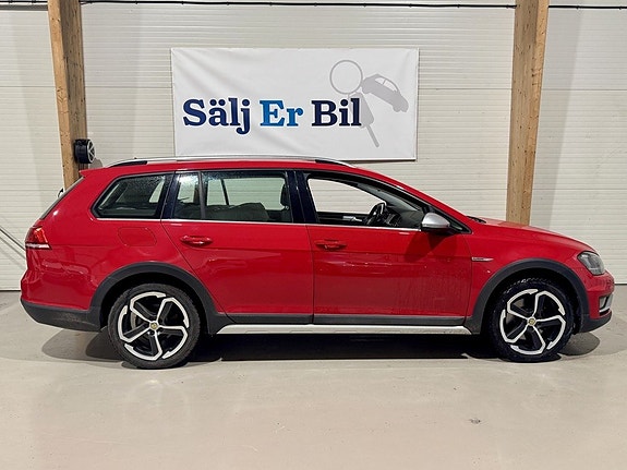 Volkswagen Golf Alltrack 2 of 30