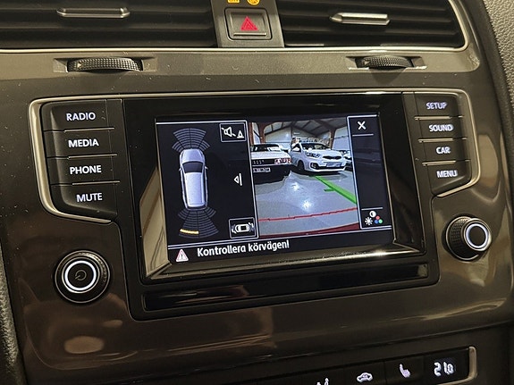 Volkswagen Golf Alltrack 16 of 30