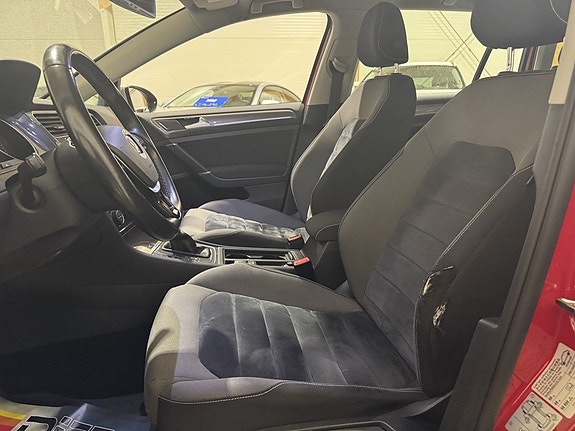 Volkswagen Golf Alltrack 11 of 30