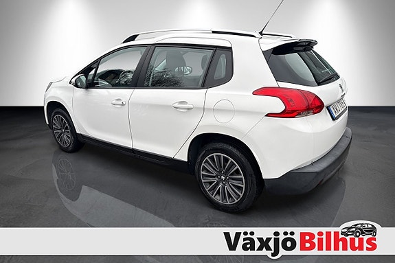 Peugeot 2008 2 of 5