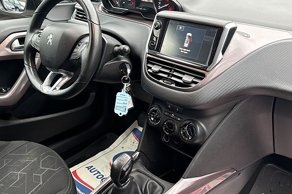 Peugeot 2008 7 of 9