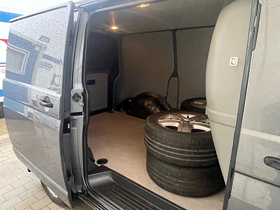 Volkswagen Transporter 6 of 19