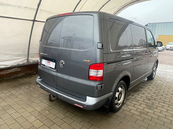 Volkswagen Transporter 3 of 5