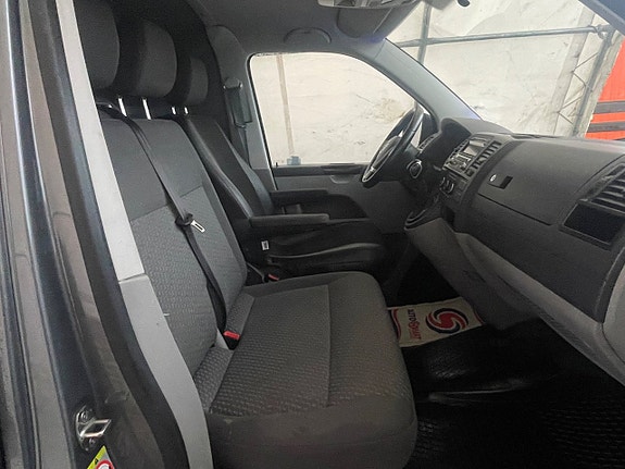 Volkswagen Transporter 10 of 19