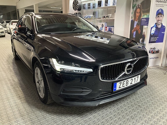 Volvo V90 2 of 5