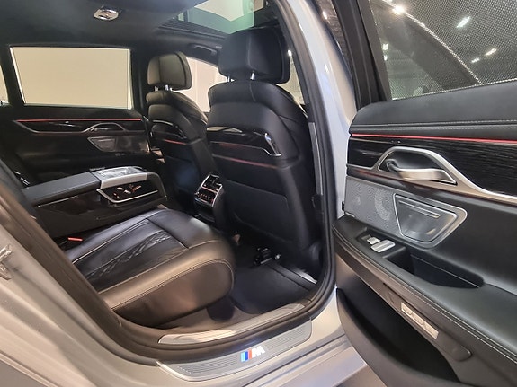 BMW 740d 12 of 18