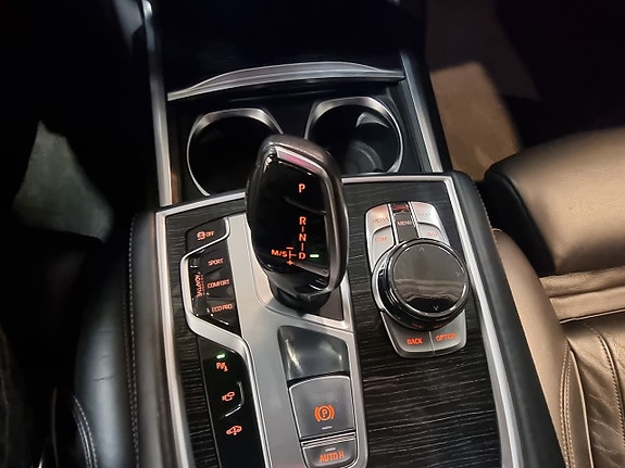 BMW 740d 17 of 18