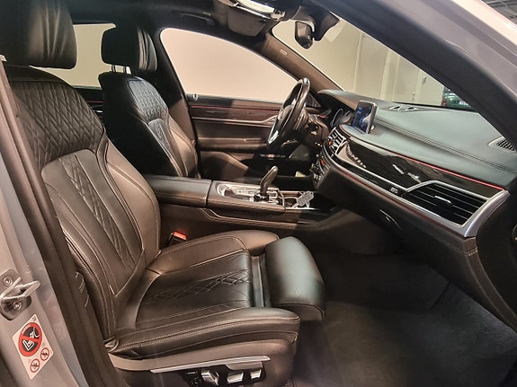 BMW 740d 6 of 18