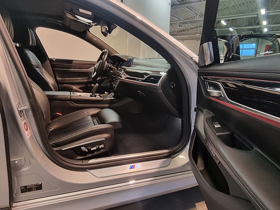 BMW 740d 7 of 18