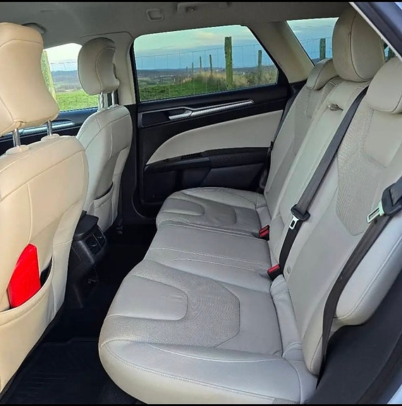 Ford Mondeo 22 of 24