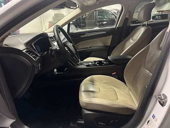 Ford Mondeo 15 of 24