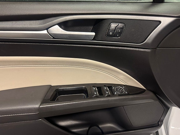 Ford Mondeo 14 of 24