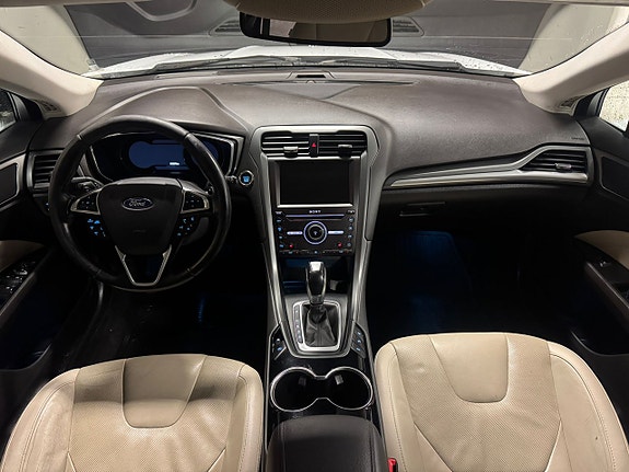Ford Mondeo 17 of 24