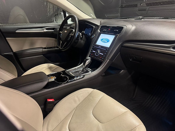 Ford Mondeo 21 of 24