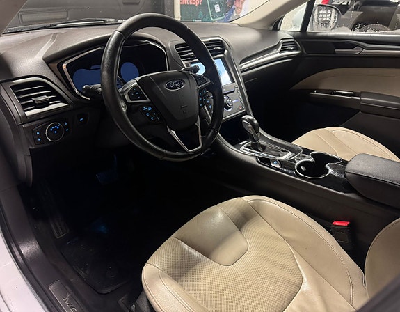 Ford Mondeo 16 of 24