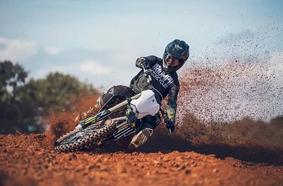 Triumph TF 450-X Hjulklappsspelet! Lott ingår!