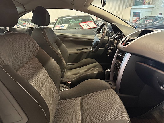 Peugeot 207 10 of 14