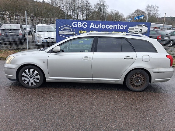 Toyota Avensis 8 of 15