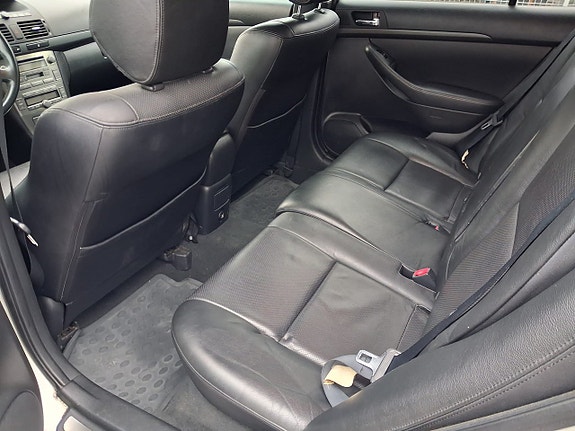 Toyota Avensis 15 of 15