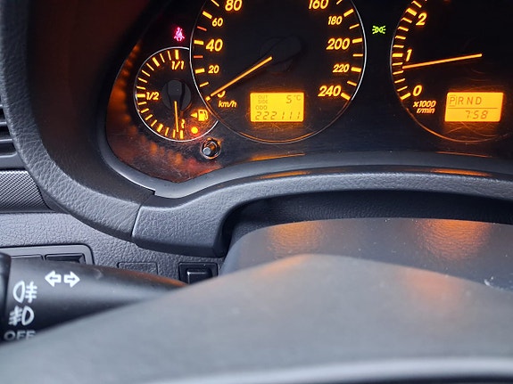 Toyota Avensis 12 of 15