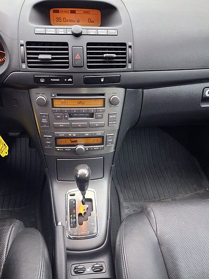 Toyota Avensis 11 of 15