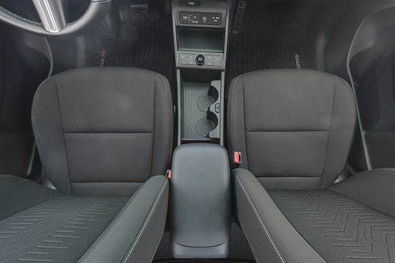 Hyundai Kona 13 of 26