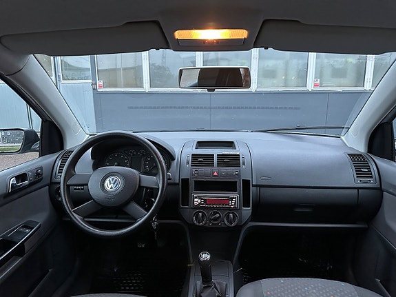 Volkswagen Polo 12 of 19