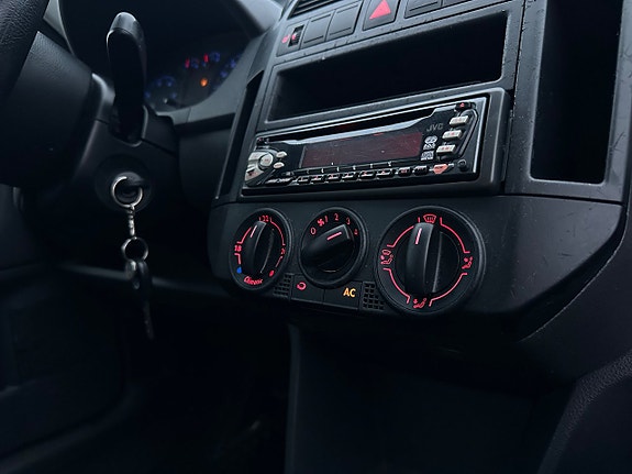 Volkswagen Polo 16 of 19