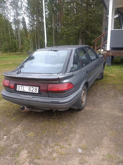 Toyota Corolla 6 of 7
