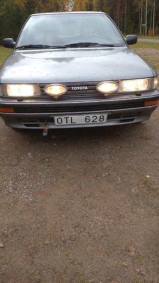 Toyota Corolla 2 of 7