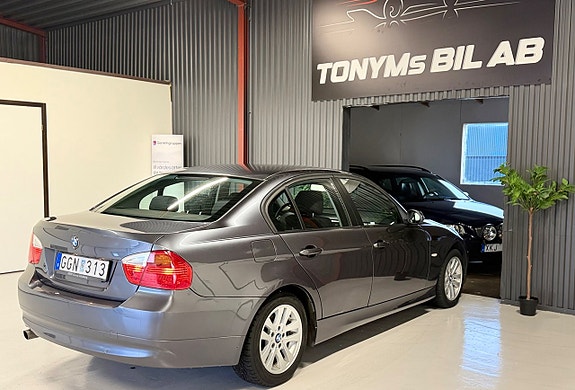 BMW 320 11 of 17
