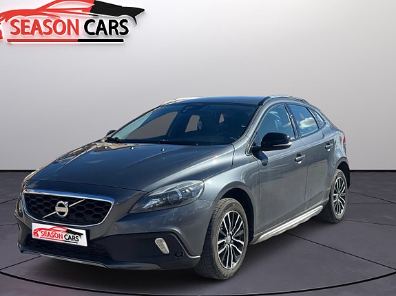 Volvo V40 Cross Country 14 of 14