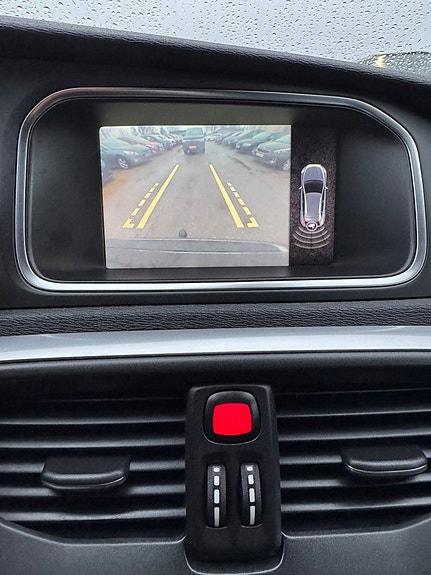 Volvo V40 Cross Country 8 of 14
