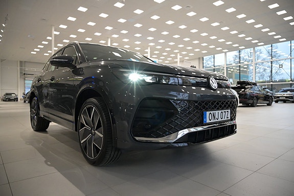 Volkswagen Tiguan 4 of 5
