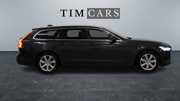 Volvo V90 2 of 26