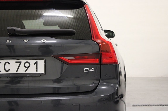 Volvo V90 23 of 26