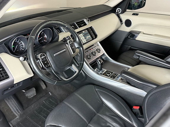 Land Rover Range Rover Sport 10 of 21