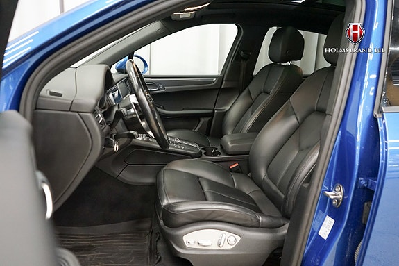 Porsche Macan 13 of 27