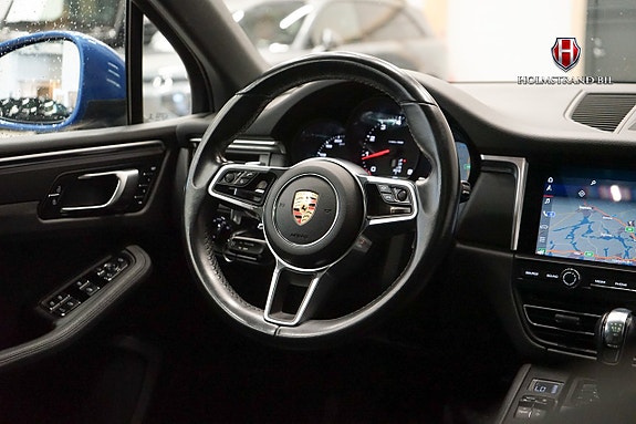 Porsche Macan 17 of 27