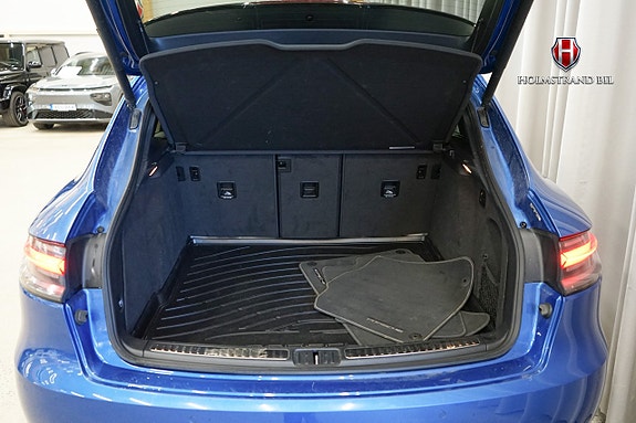 Porsche Macan 25 of 27
