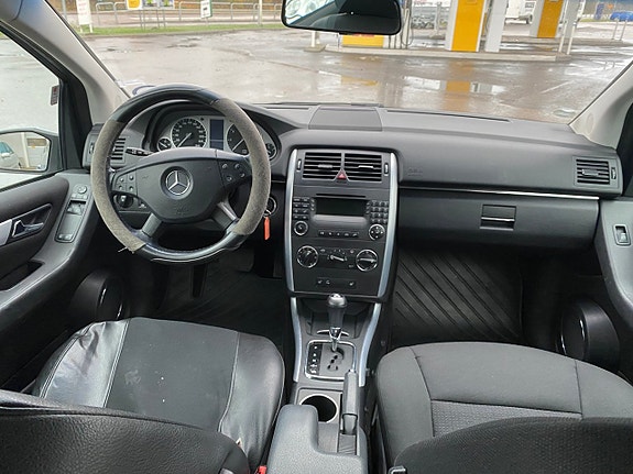 Mercedes-Benz B170 10 of 12