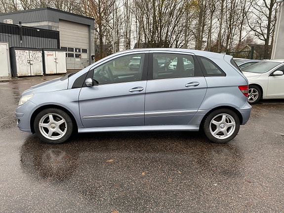Mercedes-Benz B170 5 of 5