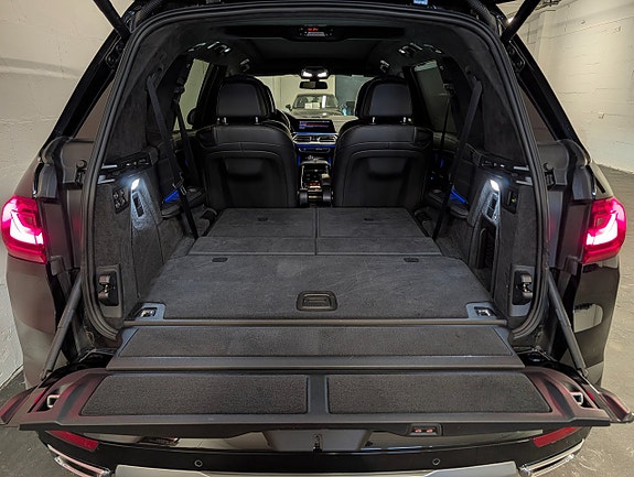 BMW X7 22 of 25