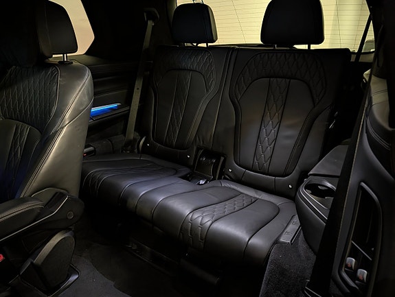 BMW X7 15 of 25