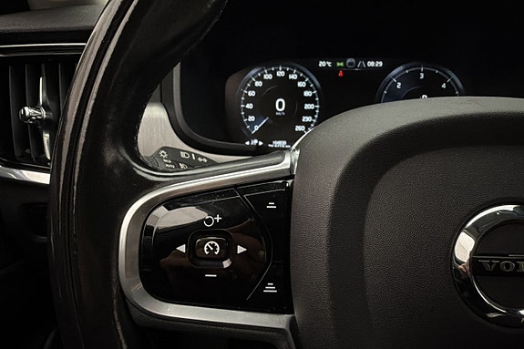 Volvo S90 13 of 30