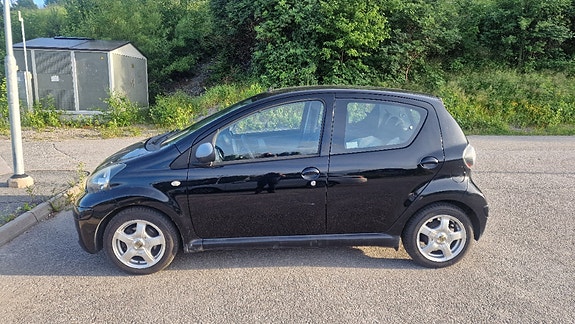 Toyota Aygo 3 of 5