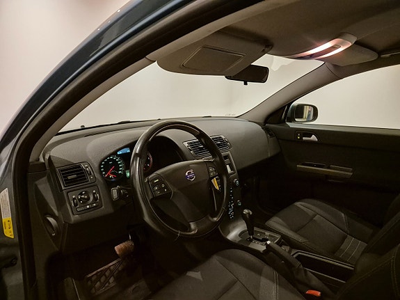 Volvo V50 10 of 17