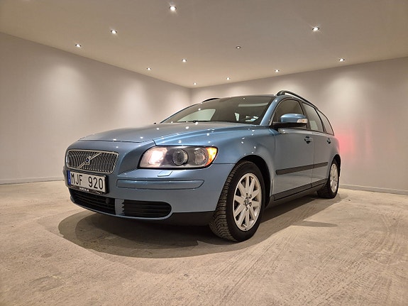 Volvo V50 4 of 5
